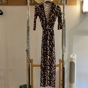 DVF vintage wrap dress. Sz 2 full length